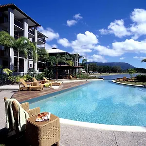 https://blue-lagoon-resort.cairnshotels4all.com